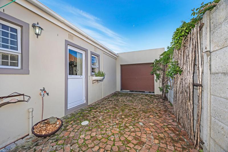 3 Bedroom Property for Sale in Sonstraal Heights Western Cape